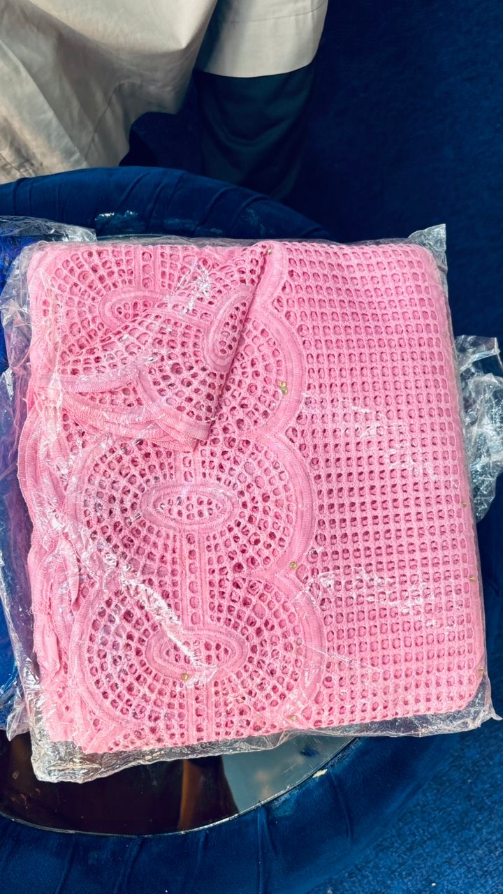 Tissu Bazin Rose Brodé